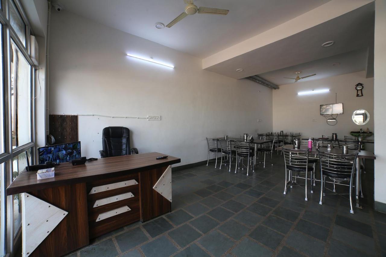 OYO 37077 Hotel Rawat Ajmer Buitenkant foto