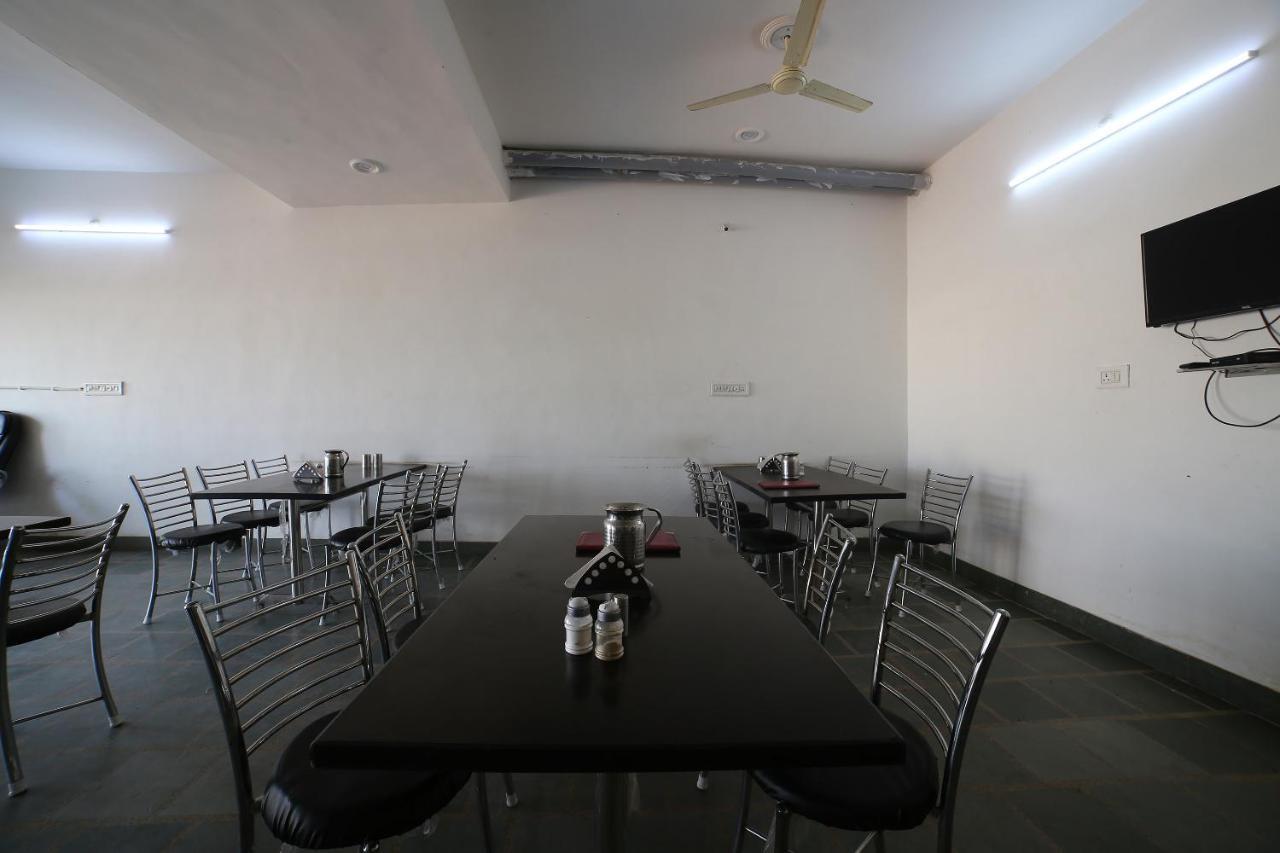OYO 37077 Hotel Rawat Ajmer Buitenkant foto