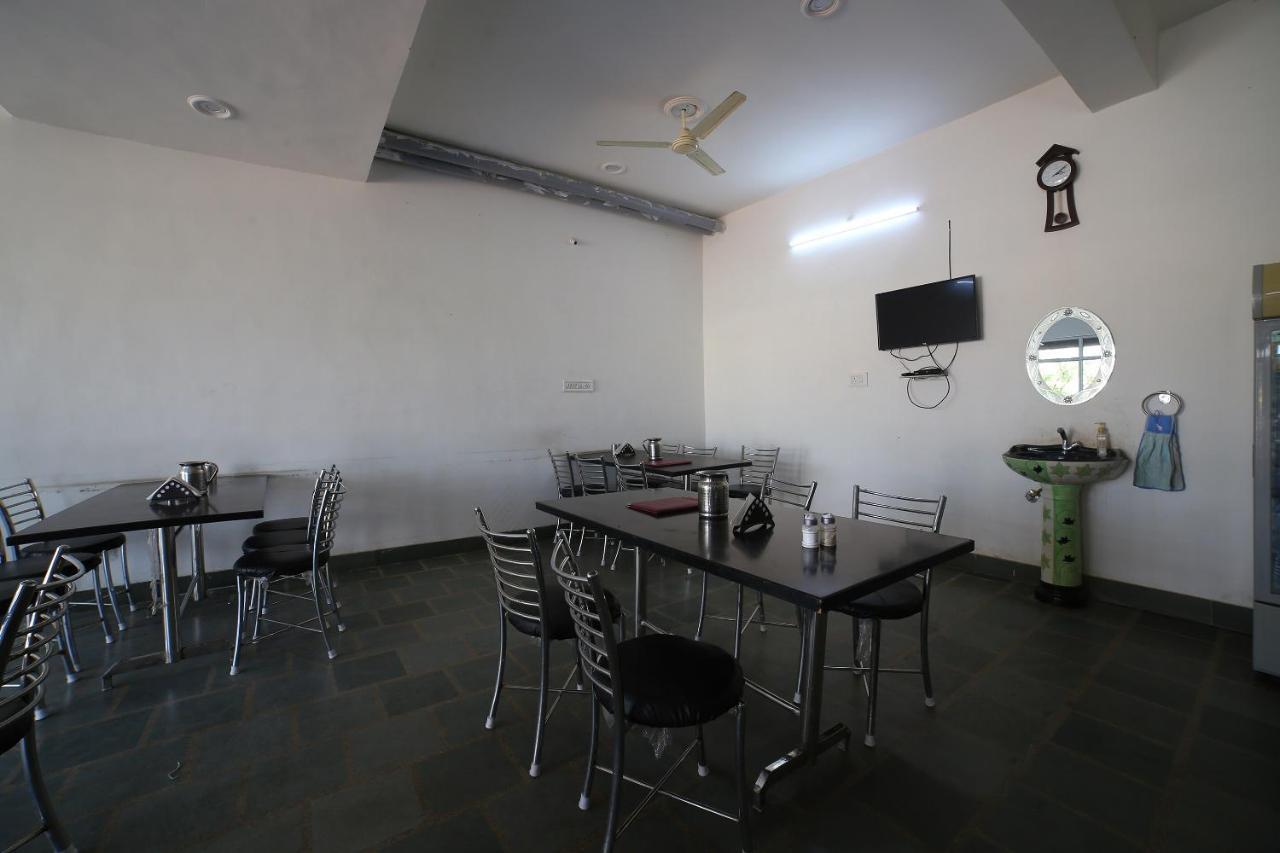 OYO 37077 Hotel Rawat Ajmer Buitenkant foto