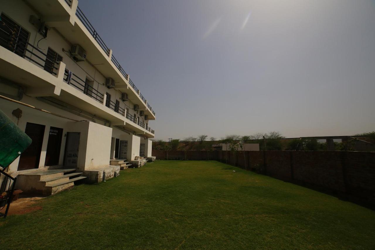 OYO 37077 Hotel Rawat Ajmer Buitenkant foto